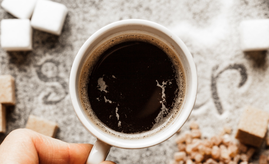 Ilustrasi kopi tanpa gula @fabrikasimf (freepik.com)