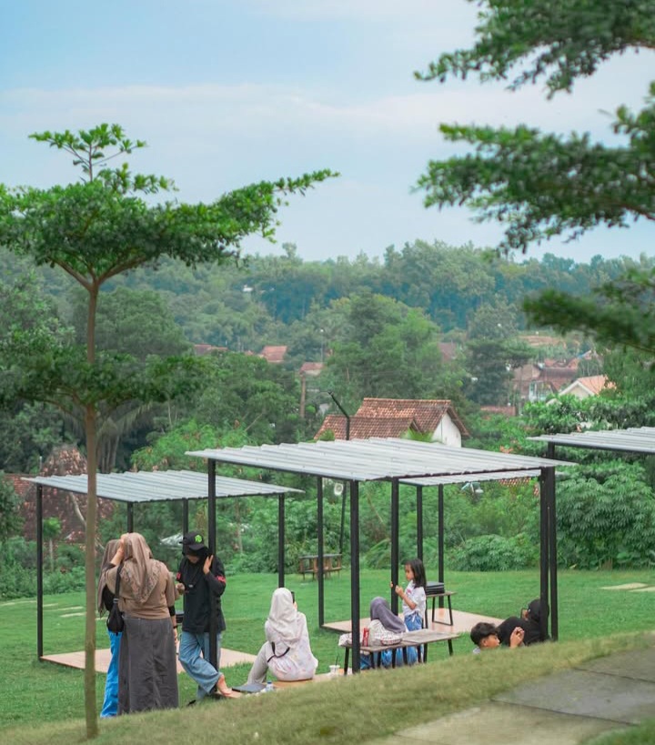 Tulungagung punya banyak tempat menarik dengan pemandangan alam indah yang cocok digunakan untuk menikmati akhir pekan.