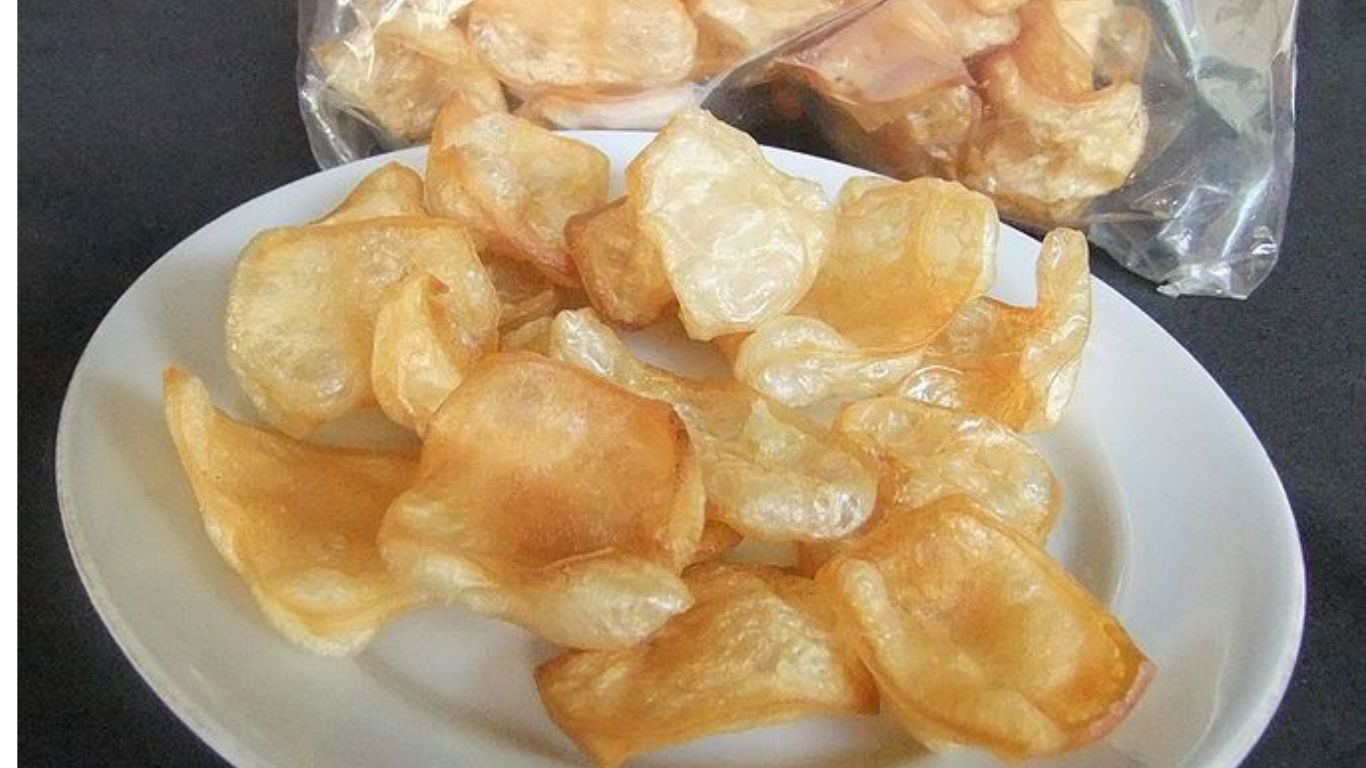 Kerupuk rambak kulit kerbau jadi salah satu kuliner unggulan di Tulungagung.(pinterest.com/marcowmatthew)