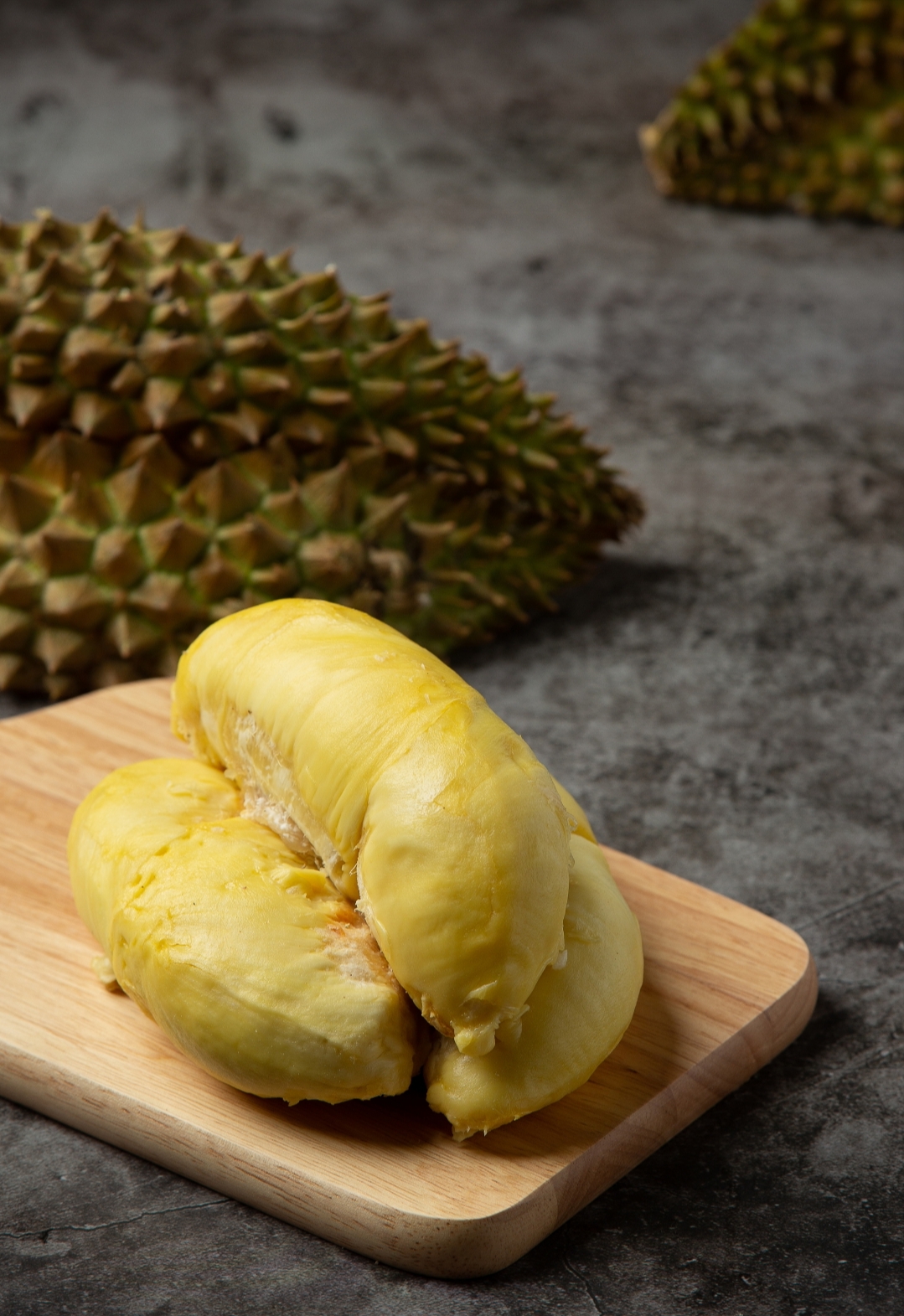 Durian memang layak di juluki si Raja Buah. Sebab memiliki beragam manfaat dan bisa untuk aneka olahan minuman serta makanan.