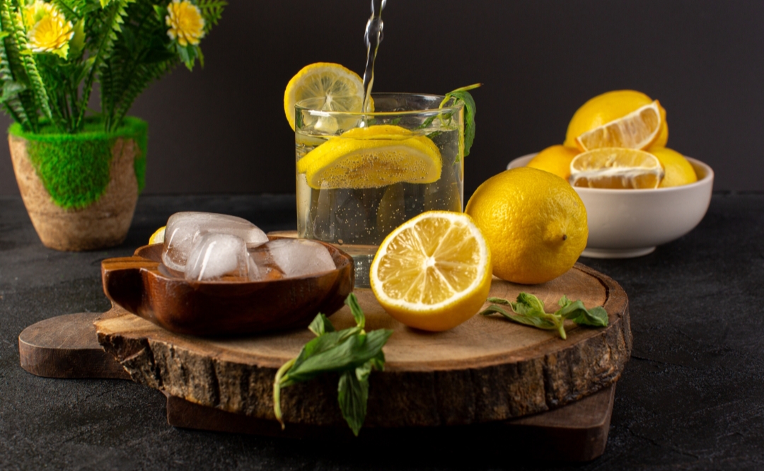 ilustrasi perasan air lemon