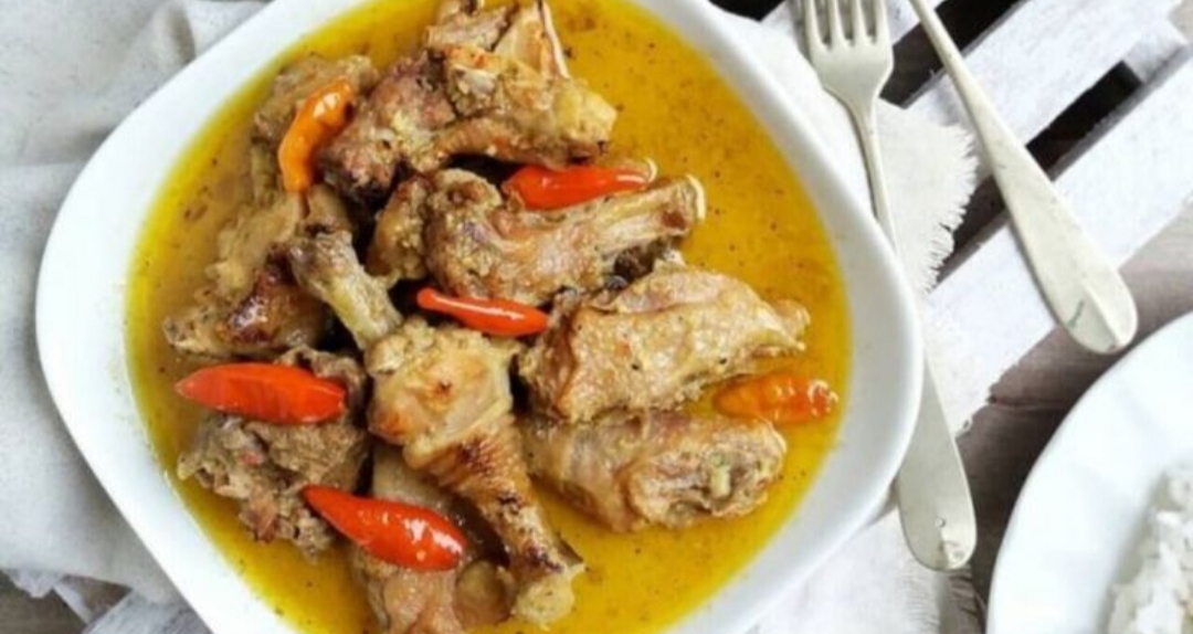 Ayam lodho menjadi salah satu hidangan khas yang paling terkenal dari Tulungagung. Namun masih ada sejumlah olahan berbahan ayam di Tulungagung pantas untuk dicoba.