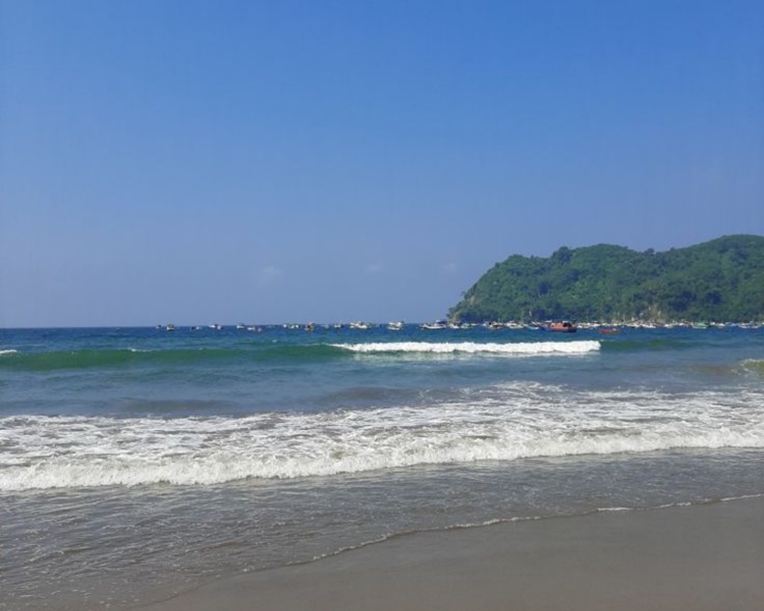 pantai sine destinasi wisata sering dikunjungi