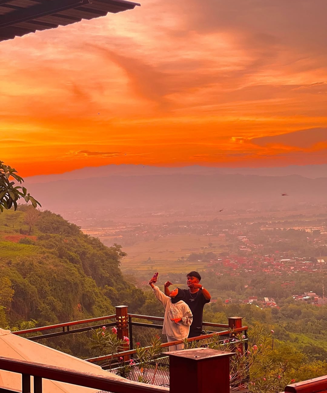 Cafe 7 Bintang Campur Darat bisa jadi pilihan tempat paling romantis di Tulungagung.