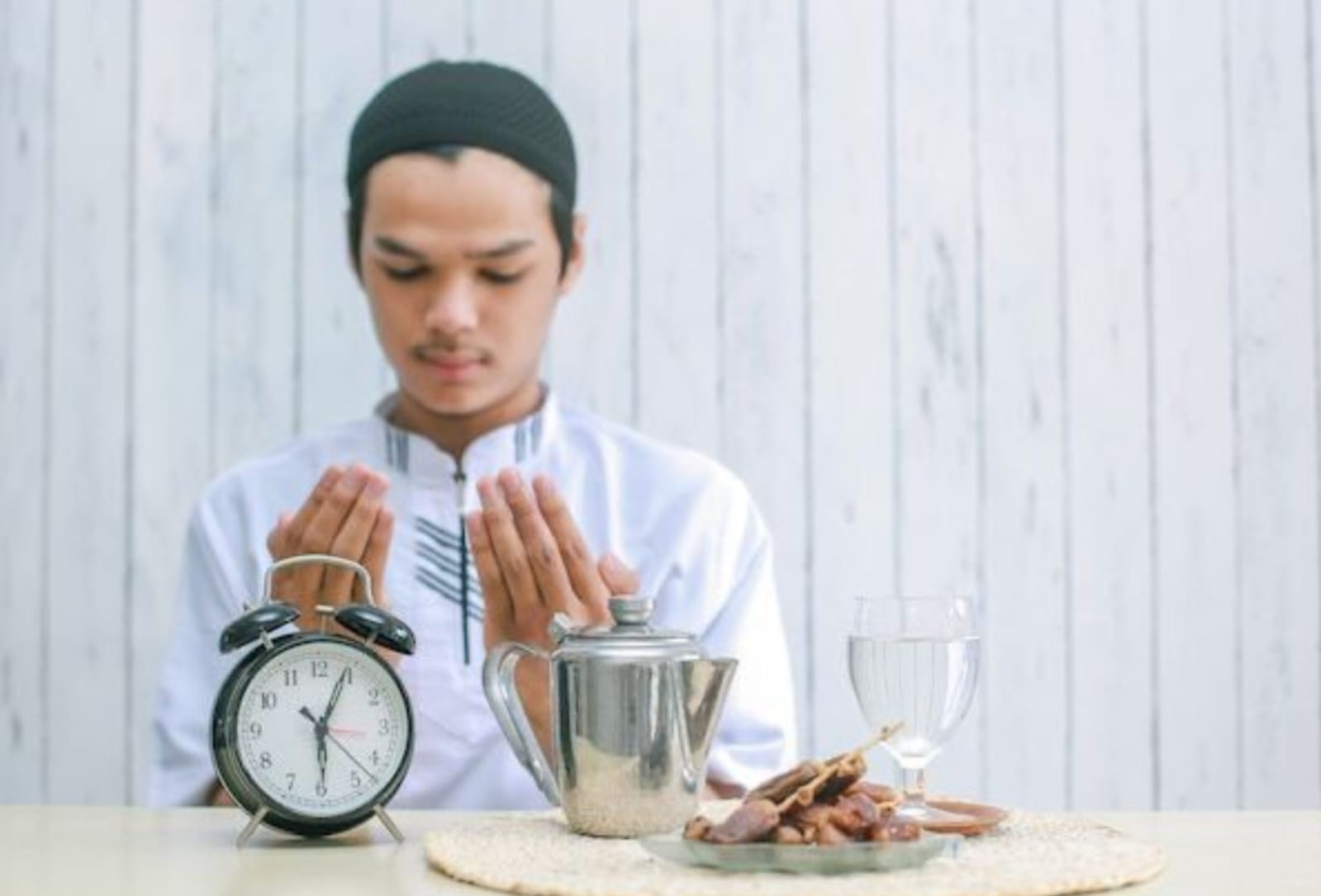 Niat puasa merupakan salah satu hal yang wajib dilakukan sebelum kita berpuasa seharian penuh