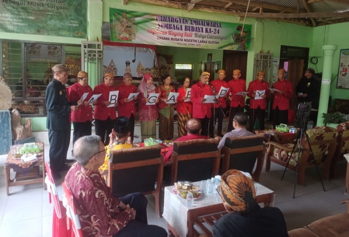 PAGUYUBAN SUMBAGA BUDAYA (SUMBUD) mengadakan pahargyan ambal warsa yang ke-24 di Sasana Budaya Dusun Glotan.