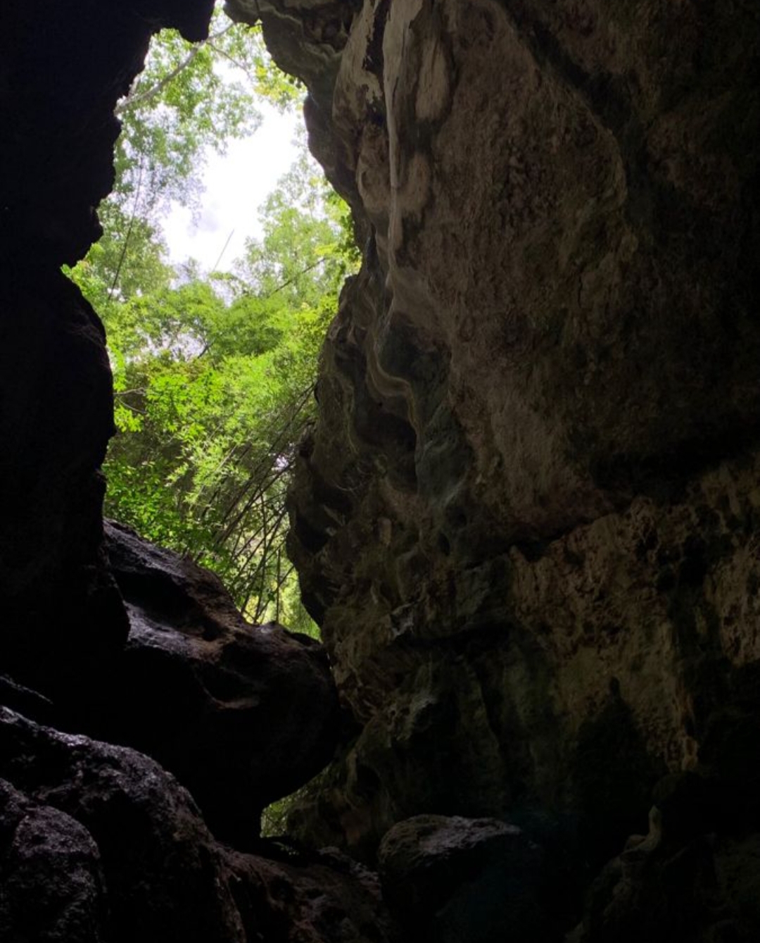 Tulungagung ternyata menyimpan destinasi wisata yang terasa seperti adegan film Indiana Jones penuh petualangan, misteri, dan keindahan alam yang tersembunyi.