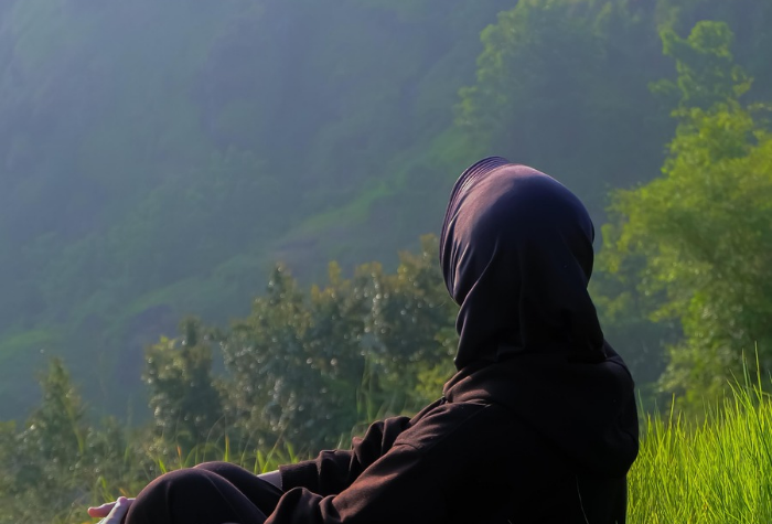 Tempat naik gunung untuk pemula, Bukit Tumpak Esis Tulungagung dengan jalur pendakian ringan dan indah.