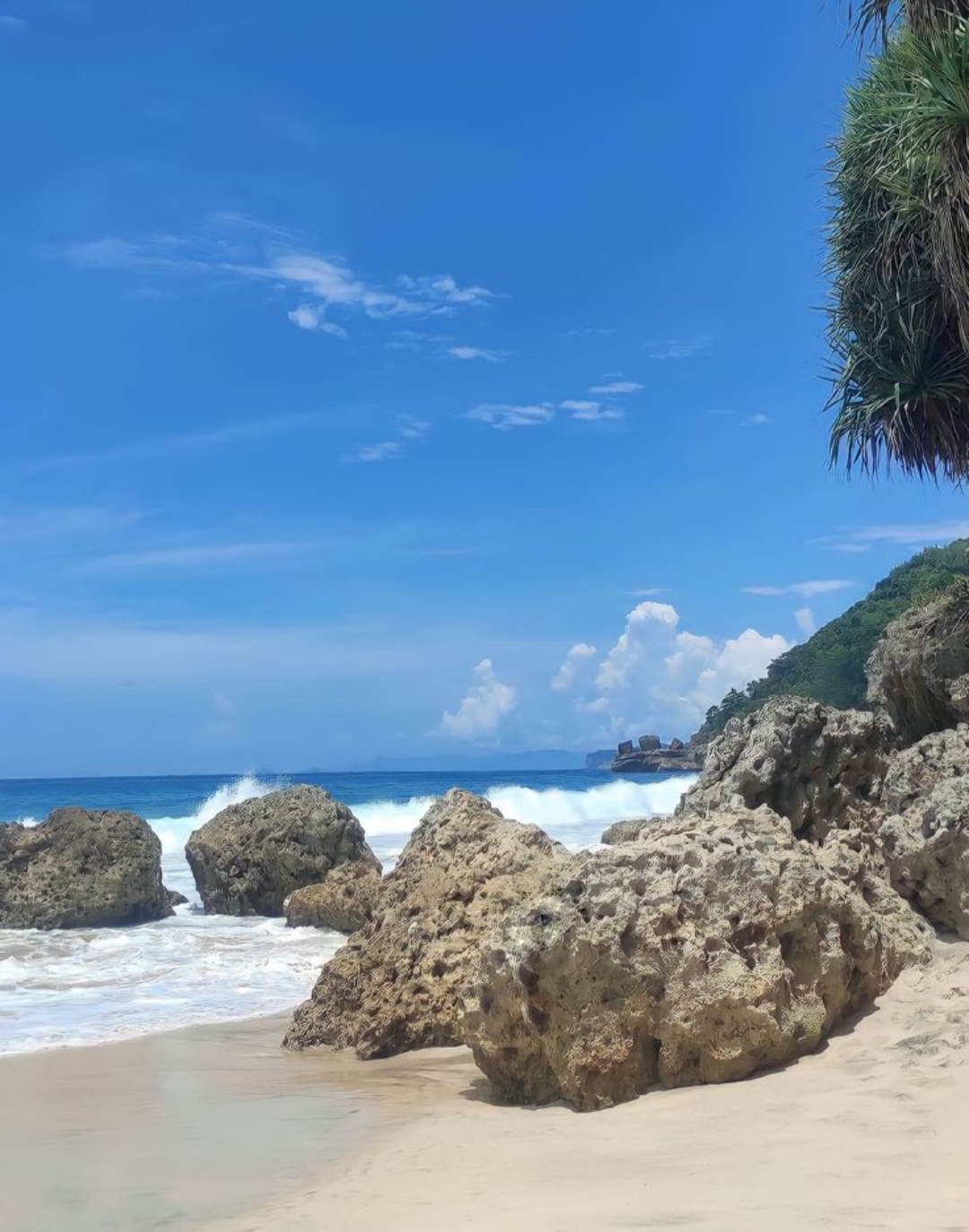 Kalau kamu ingin liburan singkat ke pantai-pantai di sekitar Tulungagung tanpa menguras kantong, kamu wajib tahu beberapa tips hemat.