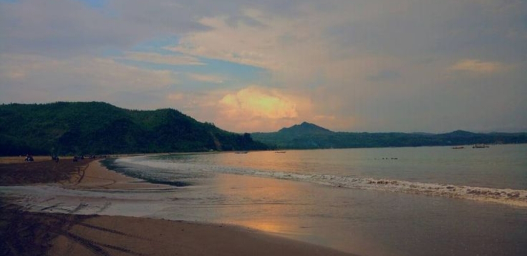sunset di pantai gemah