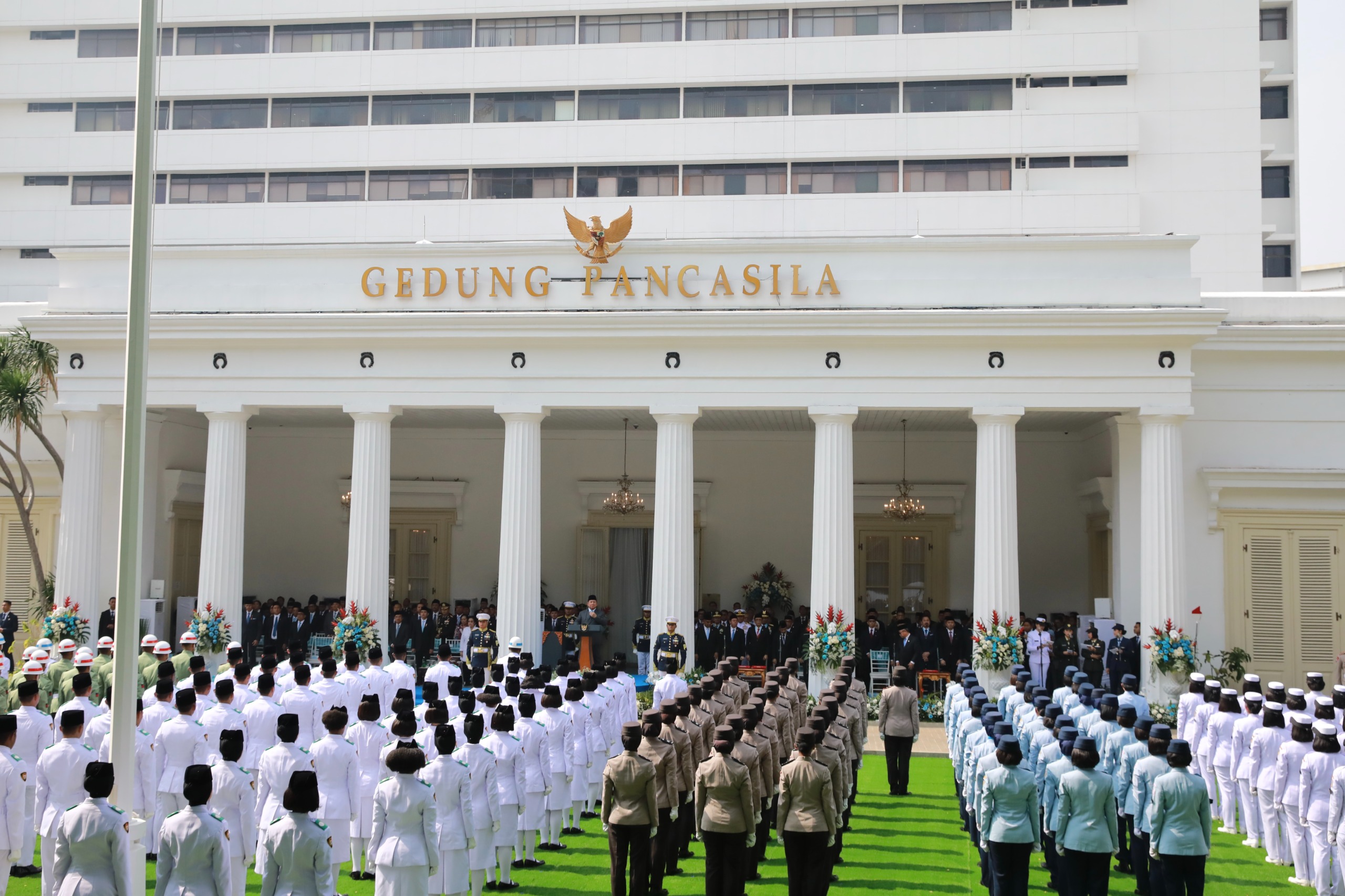 Presiden Prabowo Subianto memimpin peringatan Hari Lahir Pancasila di Gedung Pancasila, Jakarta, Senin (2/6/2025).