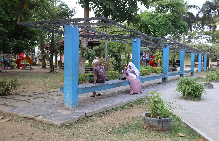 Taman ini merupakan di pinggiran Tulungagung dan akses mudah. Lokasinya pun dekat dengan pasar tradisional.