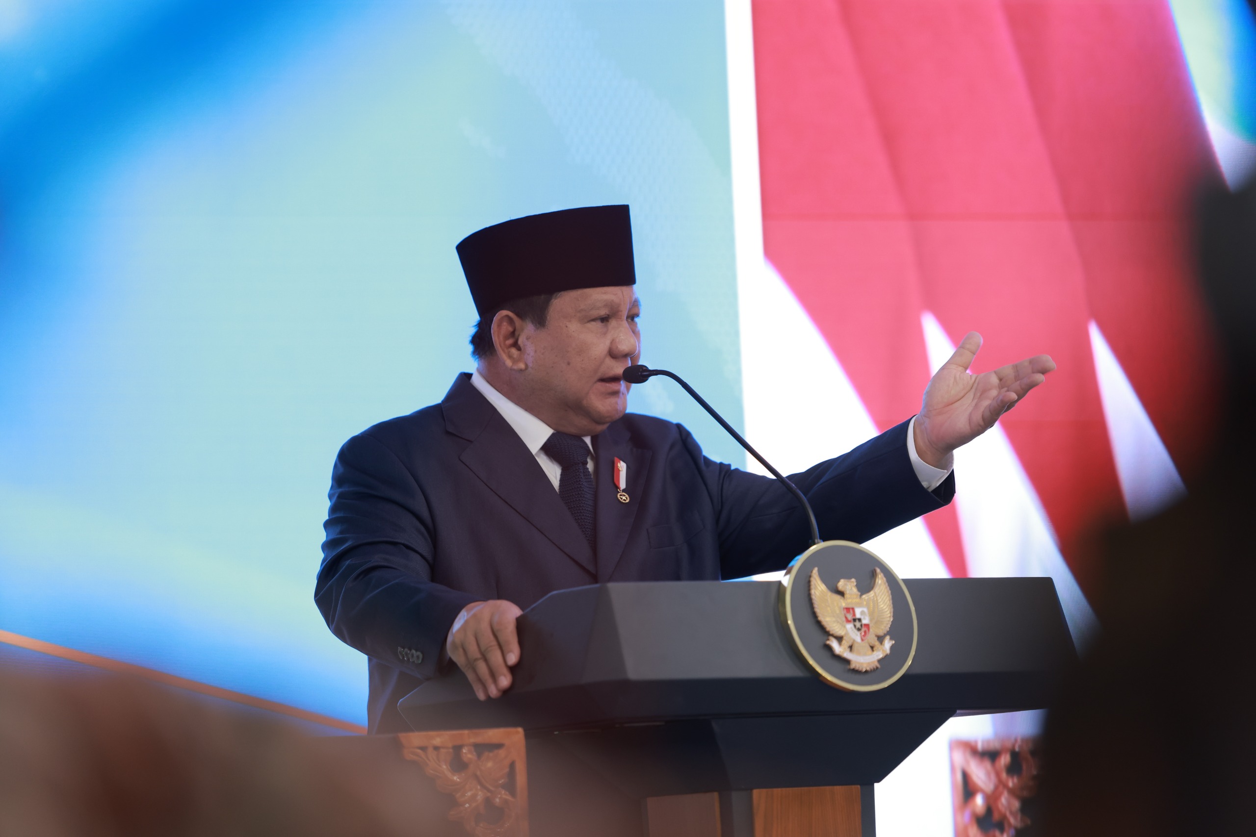 Presiden Prabowo Subianto menyoroti lembaga yudikatif peran krusial sebagai benteng keadilan. Hal tersebut disampaikan saat pengukuhan hakim Mahkamah Agung, Kamis (12/6/2025).