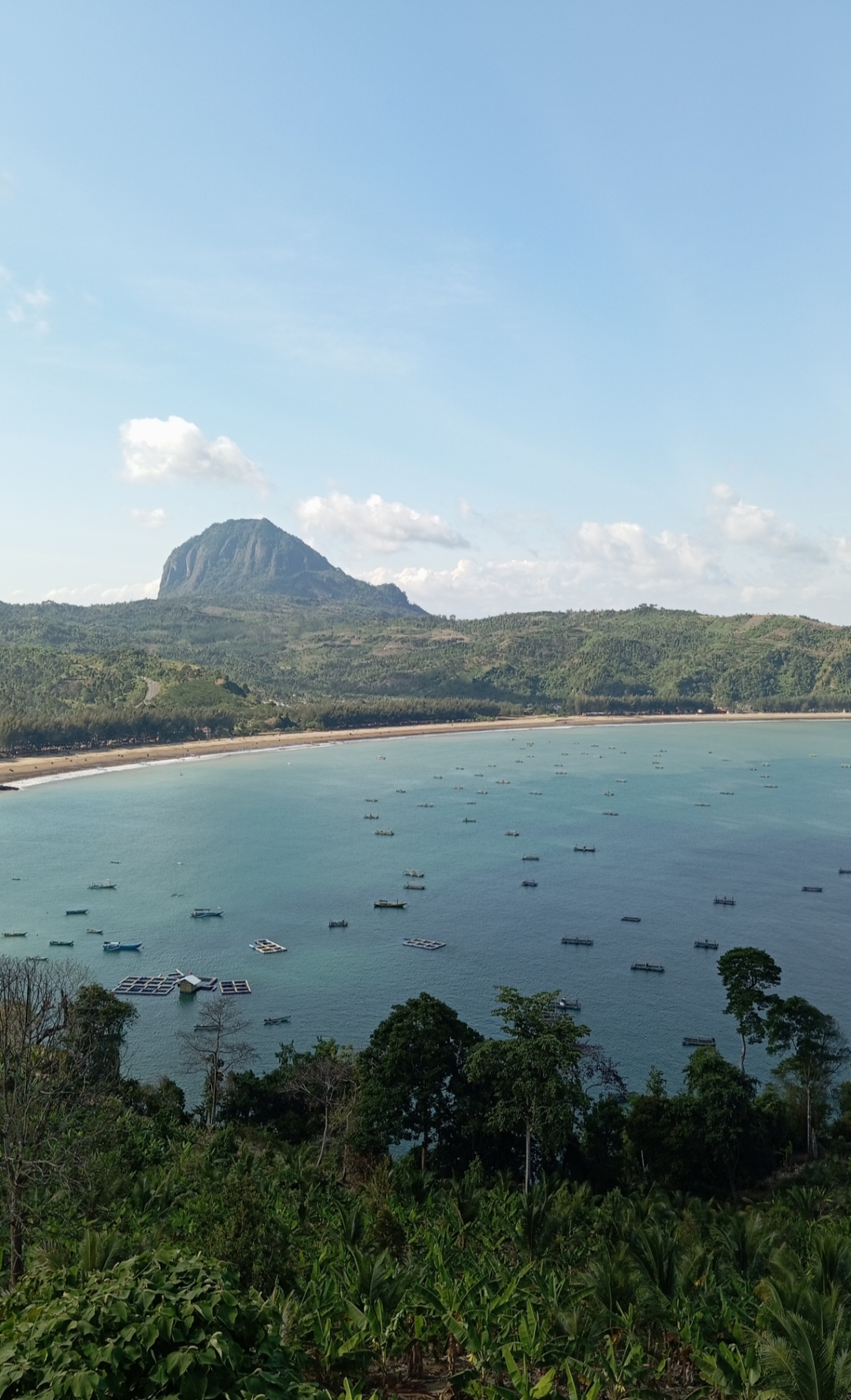 Salah satu wilayah Jalur Lintas  Lintas  (JLS) Tulungagung di Desa Keboireng,  Kecamatan Besuki, jarang diambil dari ketinggian.