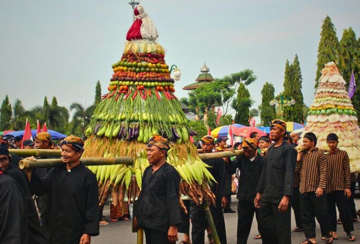 Menguak cerita dibalik Tradisi Grebeg Suro di Tulungagung.