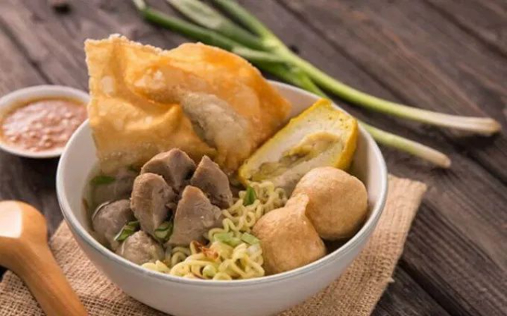 Tidak hanya bakso, ada banyak rekomendasi kuliner Malang yang paling enak, terkenal, dan wajib dicoba oleh para wisatawan.