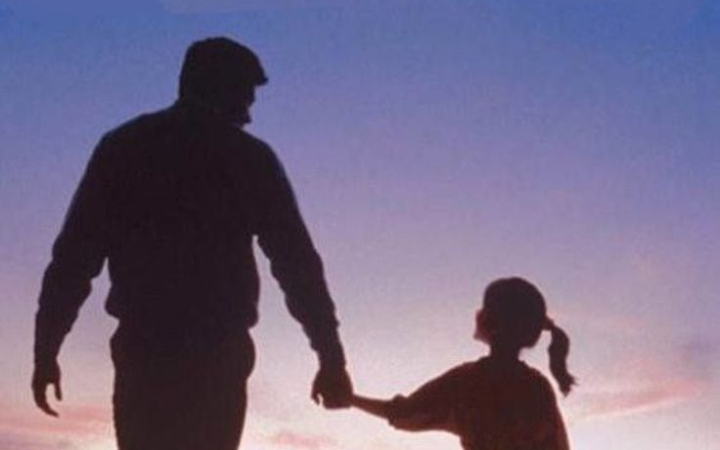 Hari Ayah Internasional diperingati setiap Minggu ketiga bulan Juni. Pada tahun 2025, Hari Ayah jatuh pada 15 Juni 2025.