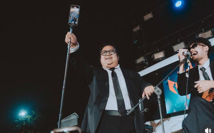 Komedian, penyiar radio, sekaligus musisi Gusti Irwan Wibowo atau yang akrab disapa Gustiwiw meninggal dunia pada Minggu (15/6/2025).