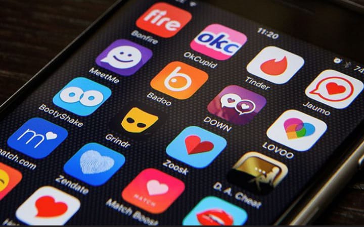 Dengan bantuan teknologi, khususnya aplikasi dating, Anda bisa menemukan seseorang yang sesuai dengan minat dan kepribadian Anda.