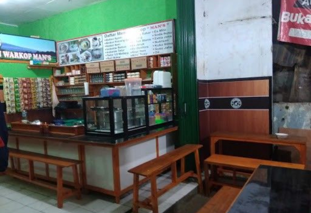ada cerita menarik yang bikin warung-warung di pasar tradisional Tulungagung ini tetap hidup dan jadi bagian penting dari denyut pagi Kota Marmer ini.