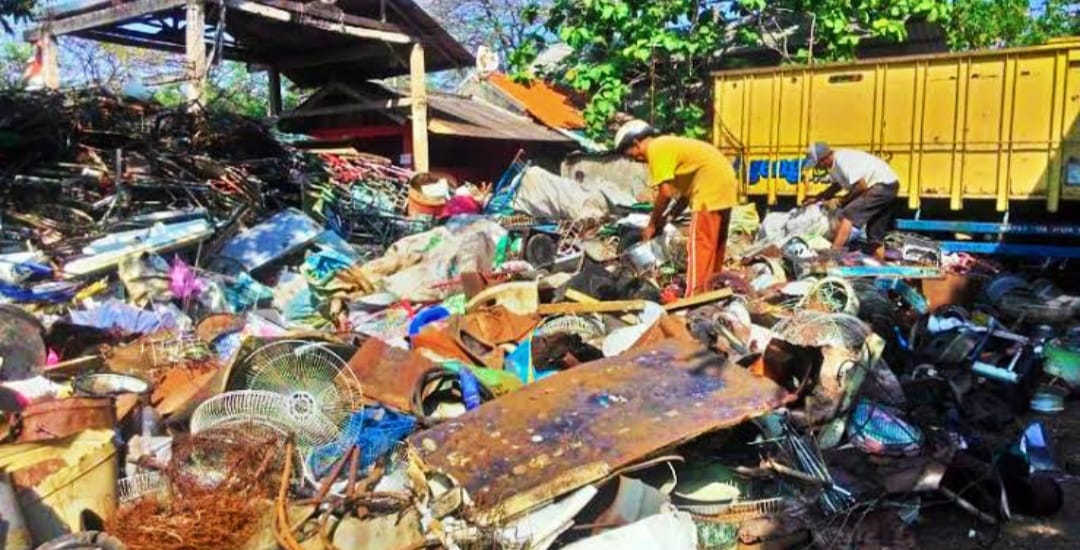 Di tengah naik-turunnya kondisi ekonomi, bisnis barang rosok di Tulungagung justru menunjukkan geliat yang menjanjikan.