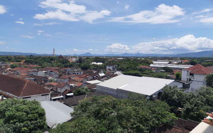Selain pengentasan kawasan kumuh di Tulungagung, keberadaan rumah tidak layak huni (RTLH) juga coba dipangkas. Salah satunya dengan cara melakukan pengajuan ke DPR RI.