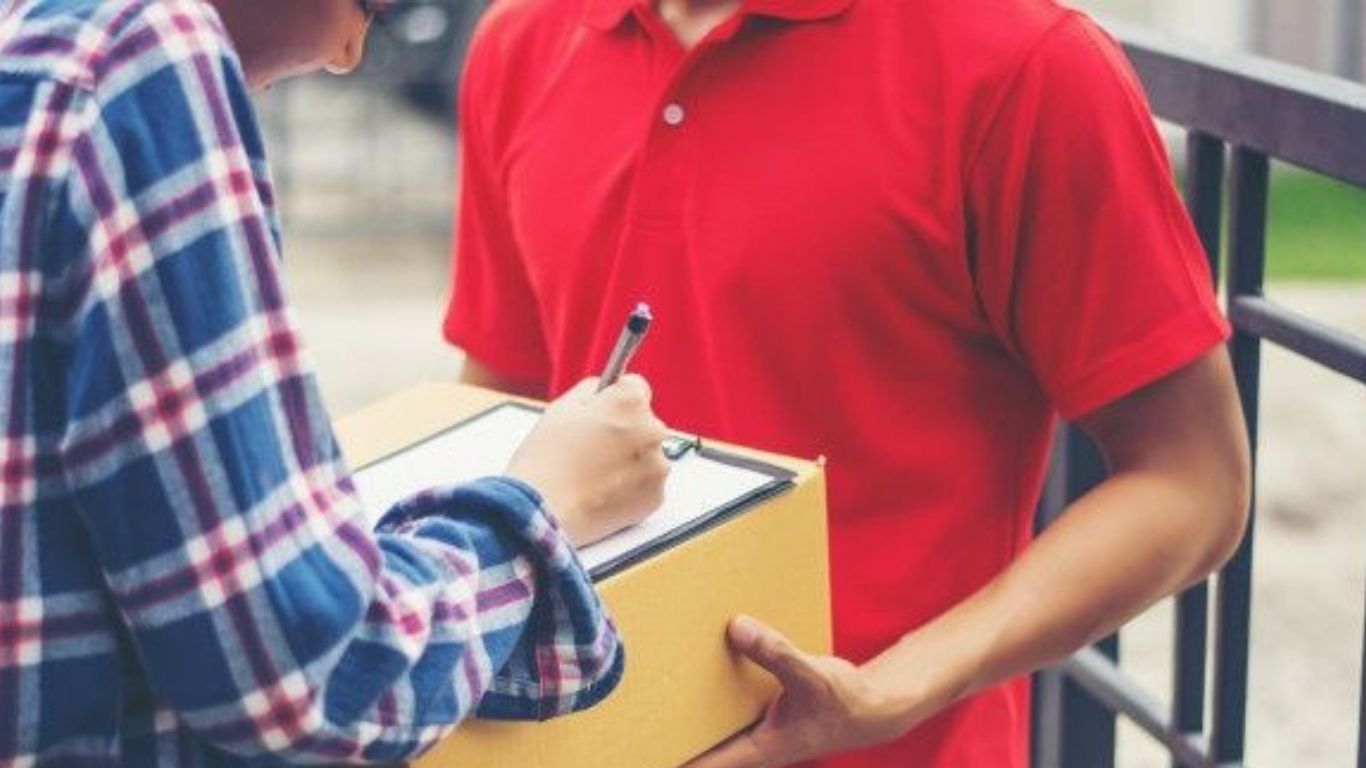 Banyaknya pilihan ekspedisi di Tulungagung yang menawarkan berbagai pelayanan terbaik.(freepik.com)