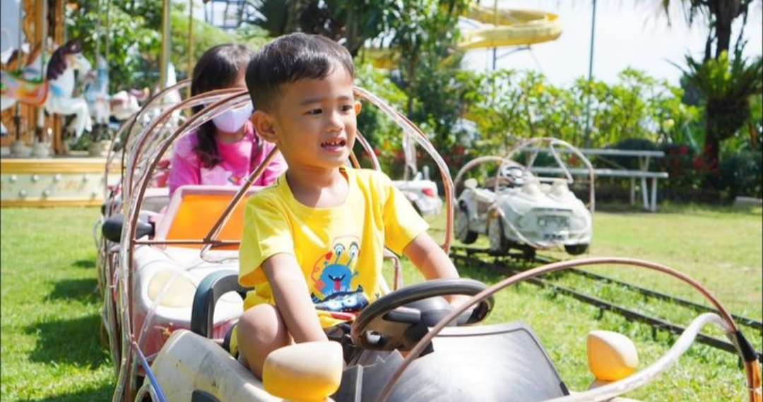 Di tengah gempuran hiburan digital dan gadget canggih di Tulungagung, ada satu hiburan klasik yang tetap bertahan dan dicintai banyak orang.