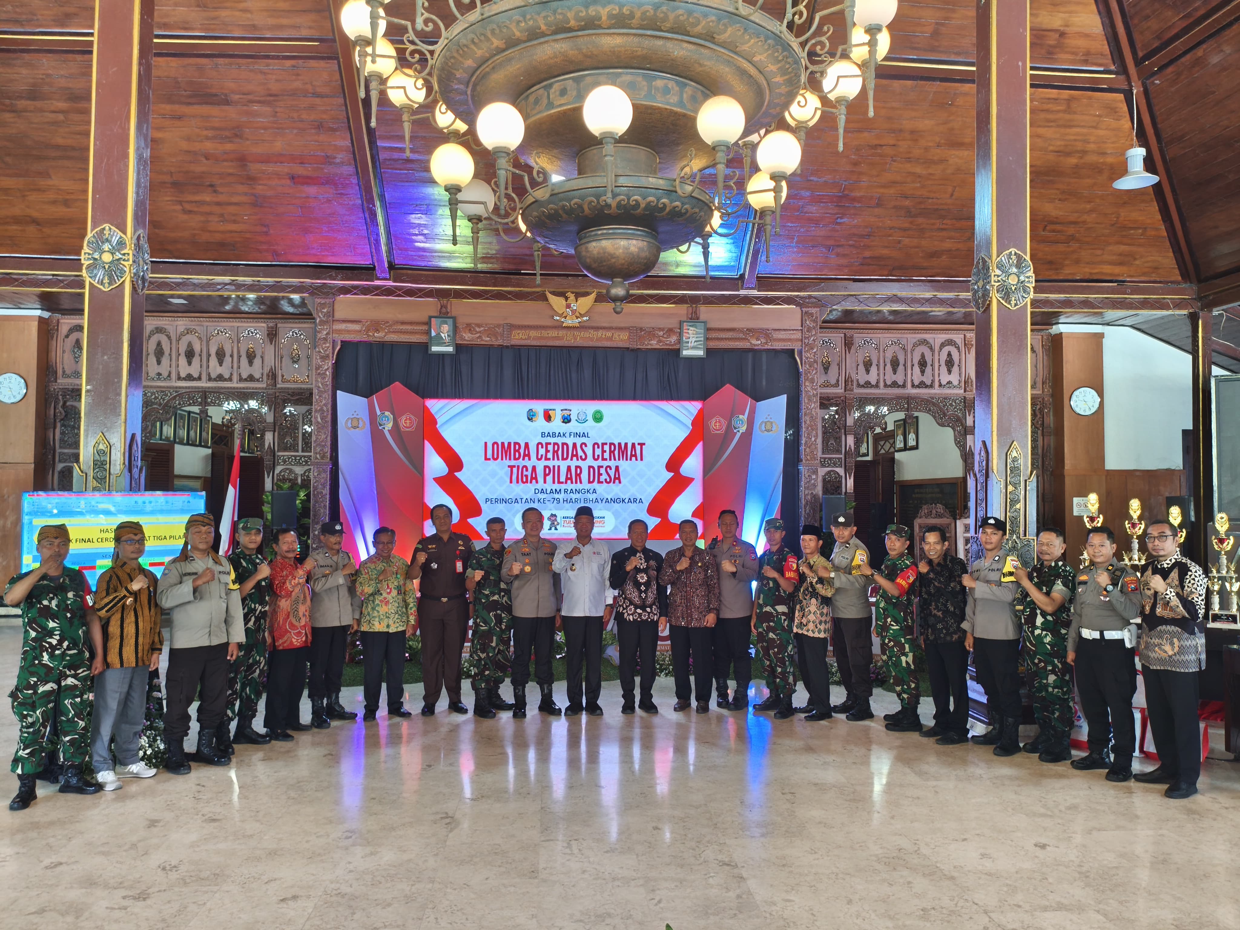 Kompak sinergitas Pemkab Tulungagung dan Polres Tulungagung serta pihak terkait dalam acara Lomba Cerdas Cermat Tiga Pilar Desa.