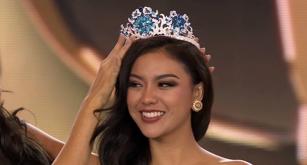Bangga jadi bagian dari sejarah! Firsta resmi masuk Top Dua Puluh Empat dan meraih gelar bergengsi Miss Asia & Oceania di ajang Miss Supranational tahun ini.