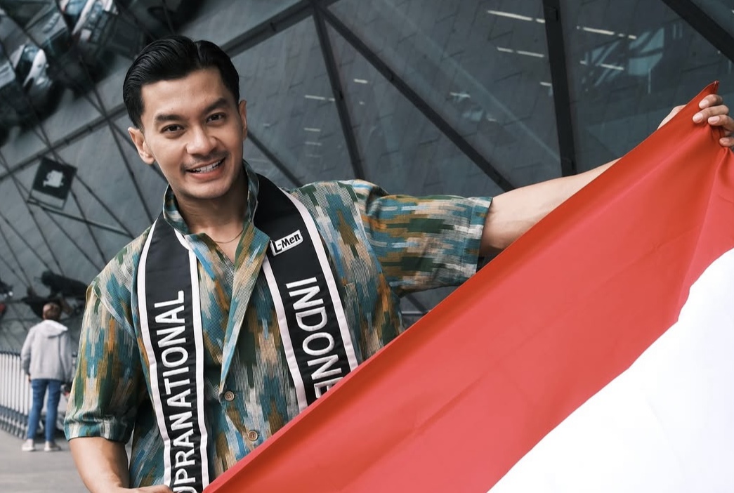 Mustanir Afif menorehkan prestasi gemilang di ajang internasional dengan meraih gelar Mister Supranational Asia tahun ini.