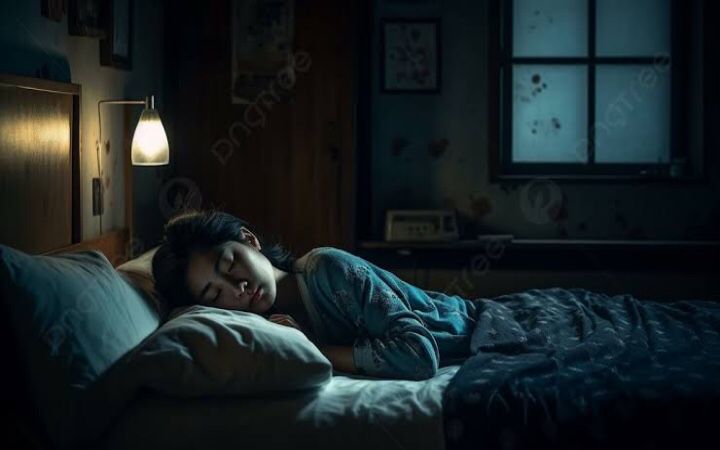 Hypnic jerk merupakan fenomena yang umum dan dialami oleh sebagian besar orang, terutama saat tubuh dalam kondisi lelah, stres, atau kurang tidur.
