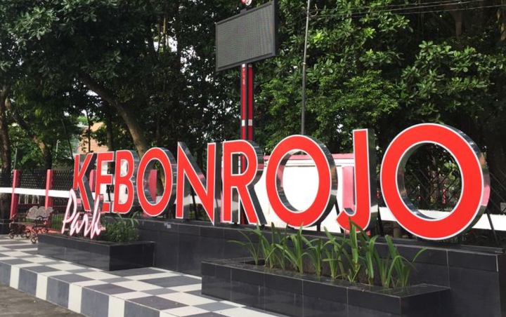 Taman Kebonrojo atau Kebon Rojo Park, terletak di Jalan Diponegoro Nomor 12, Kota Blitar, adalah salah satu taman kota favorit warga Blitar Raya atau sekitar.