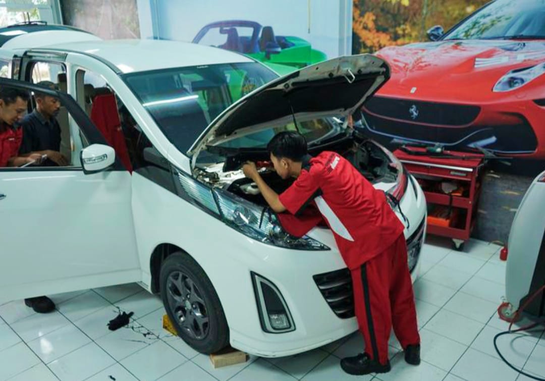 Jangan cuma fokus pada harga dan fitur. Warga Tulungagung juga perlu jeli melihat layanan purnajual (after sales service) yang ditawarkan dealer.