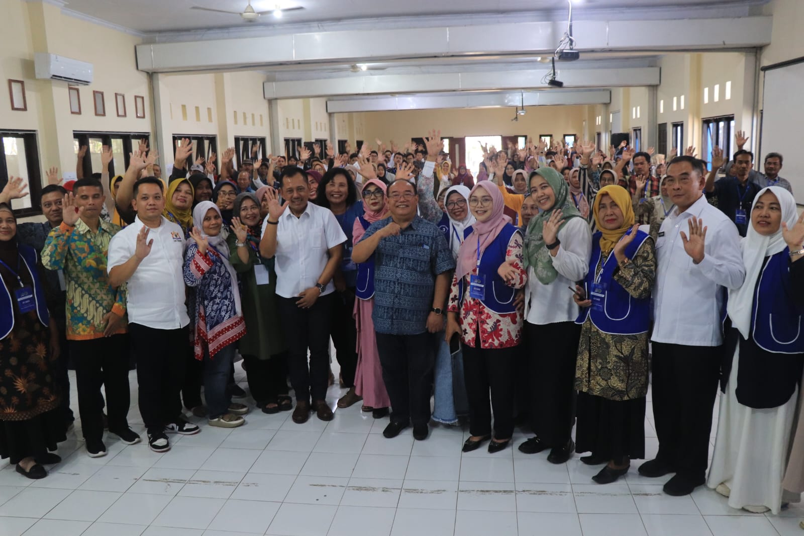 Anggota Komisi IX DPR RI Heru Tjahjono melanjutkan kunjungannya di Tulungagung dengan menggelar sosialisasi Program Makan Bergizi Gratis (MBG), Sabtu (6/7/2025).
