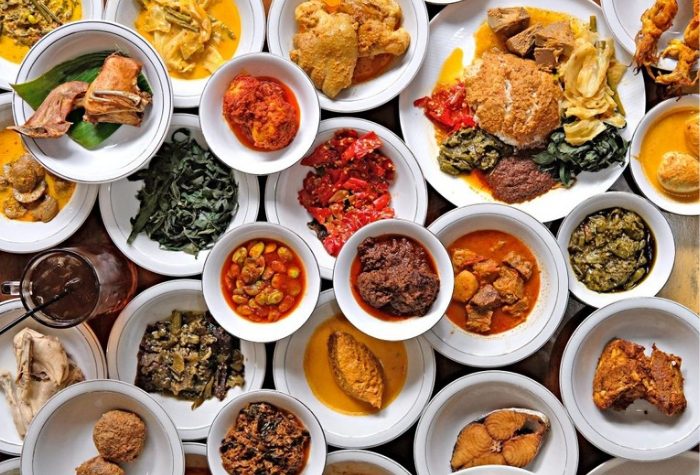 Indonesia memperoleh peringkat 7 dunia dalam daftar kuliner ter-enak di dunia versi TasteAtlas 2025.
