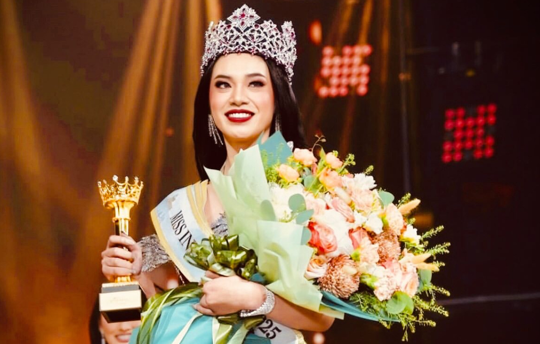 Audrey Bianca Callista, wakil DKI Jakarta meraih gelar Miss Indonesia 2025 setelah menunjukkan performa stabil selama masa karantina.