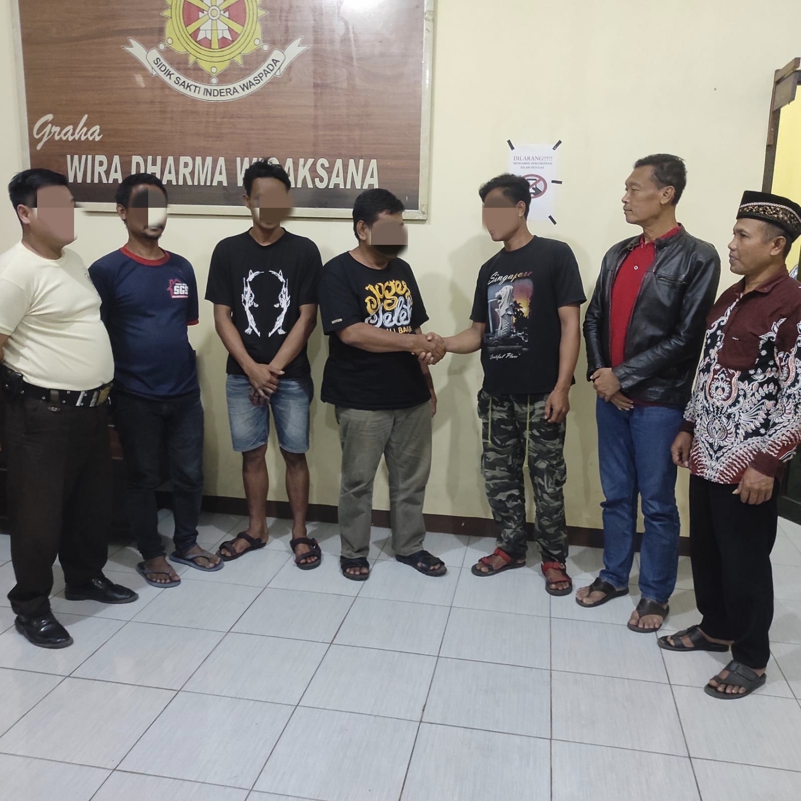 Dugaan tindak pidana perusakan di Warkop Tuman, beralamat di Kelurahan Kutoanyar, Kecamatan/Kabupaten Tulungagung, akhirnya diselesaikan secara damai melalui pendekatan restorative justice.