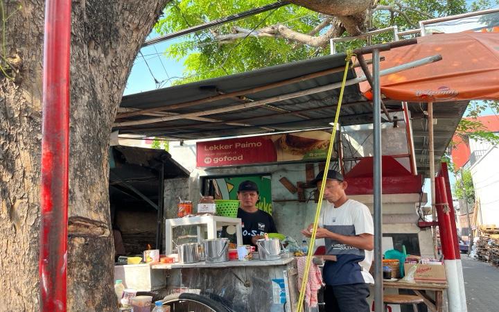 Leker Paimo masuk dalam daftar jajanan kaki lima paling diburu orang di Kota Semarang.