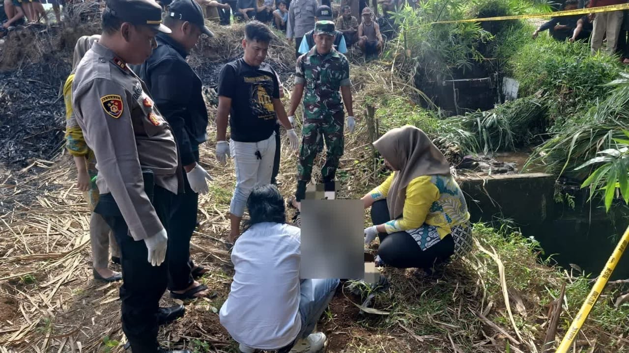 Seorang pria lanjut usia yang ditemukan meninggal mendadak di area persawahan Desa Dono, Kecamatan Sendang, Kabupaten Tulungagung, Kamis (10/7/2025).