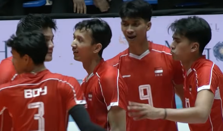 Kemenangan Timnas Voli Putra ini sekaligus memastikan posisi Indonesia sebagai runner-up sementara di klasemen leg pertama, menempel ketat juara leg pertama, Thailand.