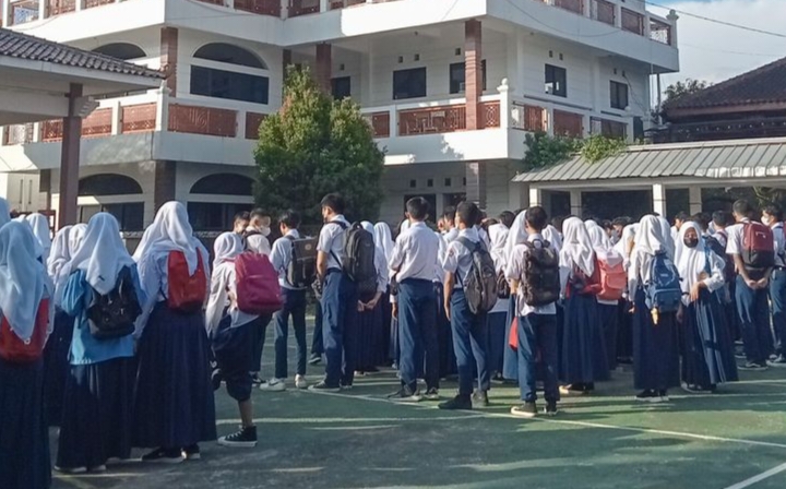 Tips dan cara mudah beradaptasi dengan teman baru di sekolah atau saat MPLS.