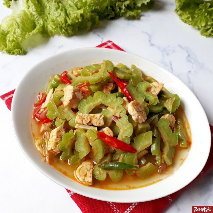 Tumis pare merupakan salah satu resep olahan pare yang gampang dibuat dan kaya manfaat.(pinterest.com/resepkoki)
