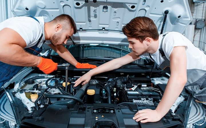 Dunia otomotif selalu memiliki tempat tersendiri di hati anak laki-laki.