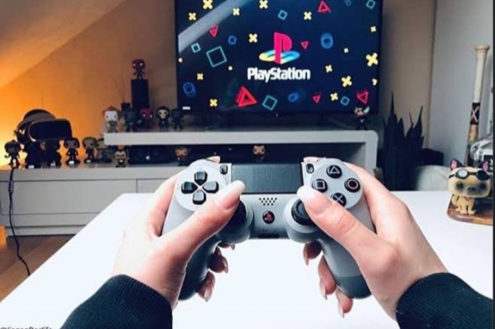 Bermain video game sering kali dianggap sebagai kebiasaan buruk bagi anak-anak termasuk di Tulungagung.