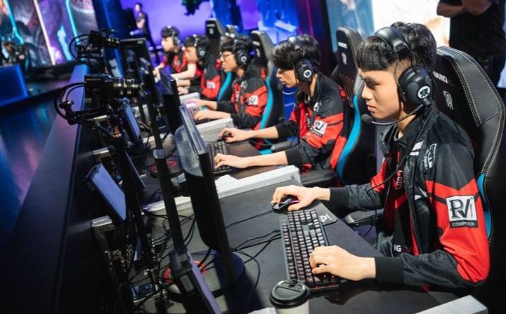Mabar atau main bareng yang populer di kalangan gamers Indonesia.