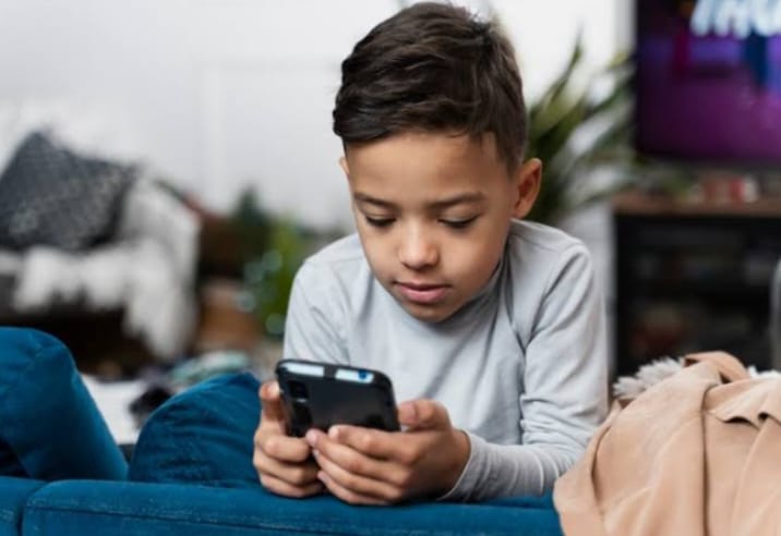 Di era digital seperti sekarang, tidak sedikit orang tua di Tulungagung yang memberikan gadget atau HP kepada anak kecil.