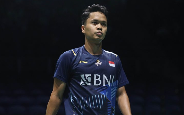 Pebulu tangkis tunggal putra Indonesia, Anthony Ginting, harus menelan kekalahan pahit di ajang Daihatsu Japan Open 2025. Dalam pertandingan babak 32 besar yang berlangsung di Tokyo.