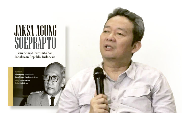Iip D Yahya, penulis buku Jaksa Agung Soeprapto dan Sejarah Pertumbuhan Kejaksaan Republik Indonesia.&nbsp;