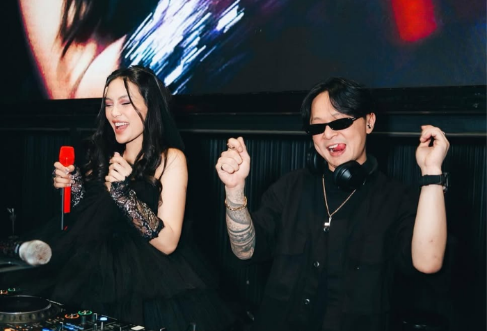 Disaat semua menjauh, DJ Bravy tetap berdiri di sisi Erika Carlina. Hubungan mereka jadi perhatian publik.